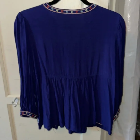 Embroidered Blouse with 3/4 Sleeves - Picture 3 of 3